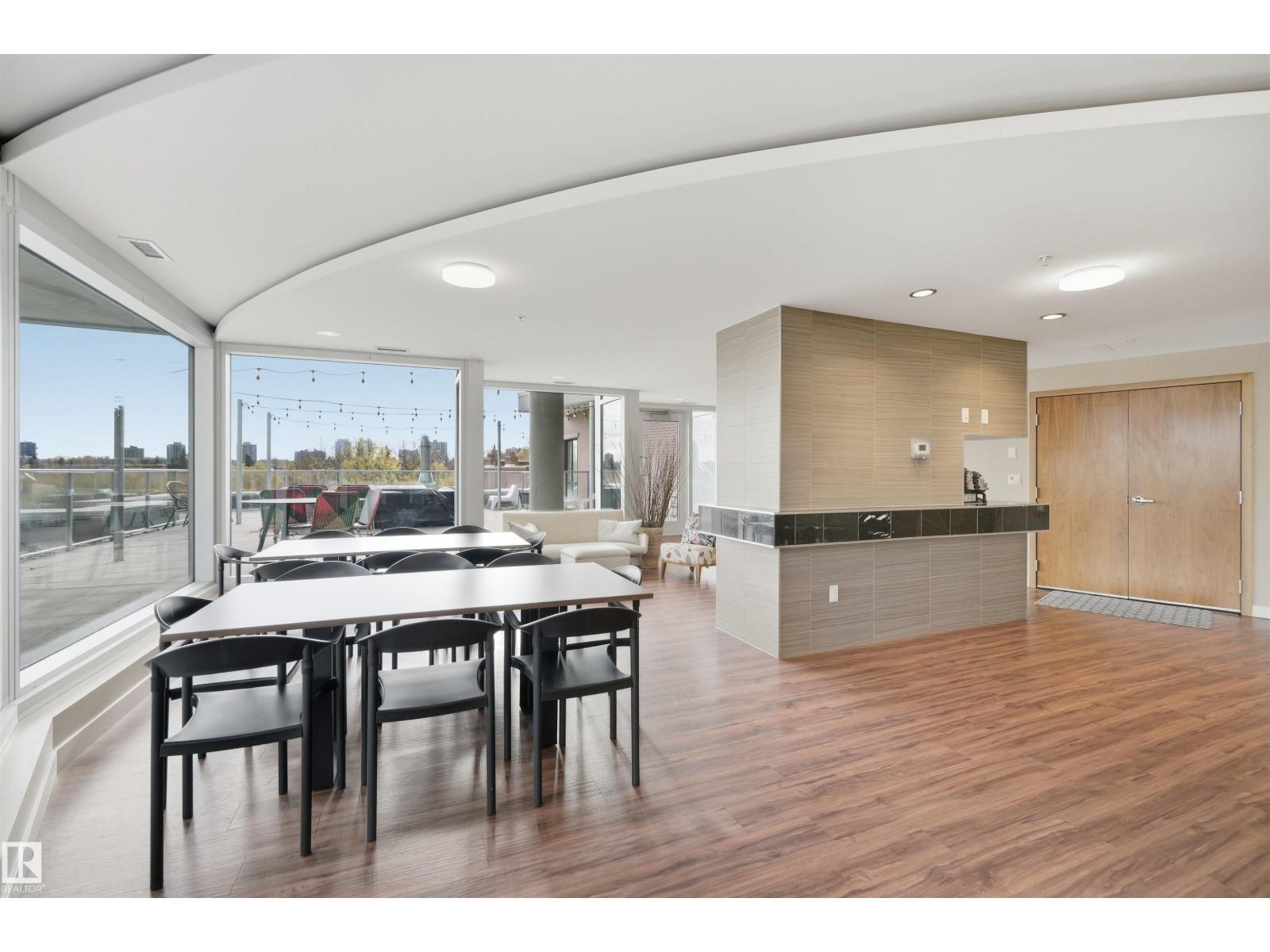 #2002 9720 106 ST NW - 31