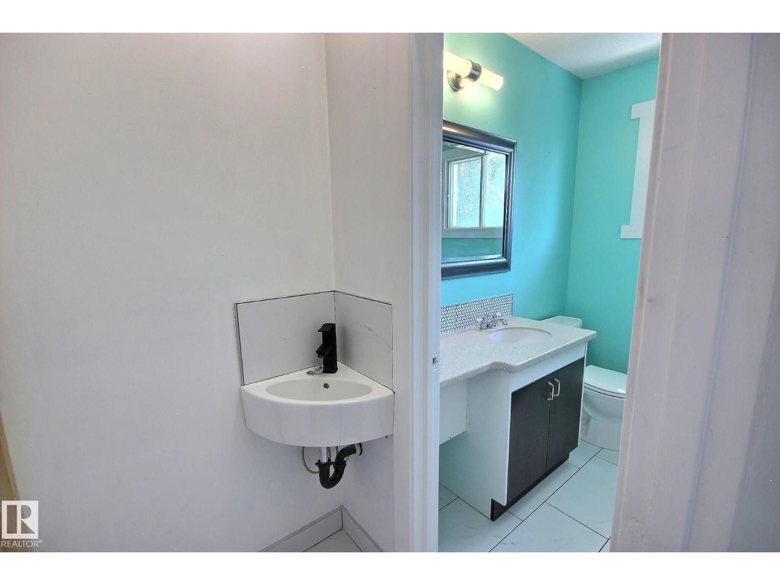 5207 46 ST - 28