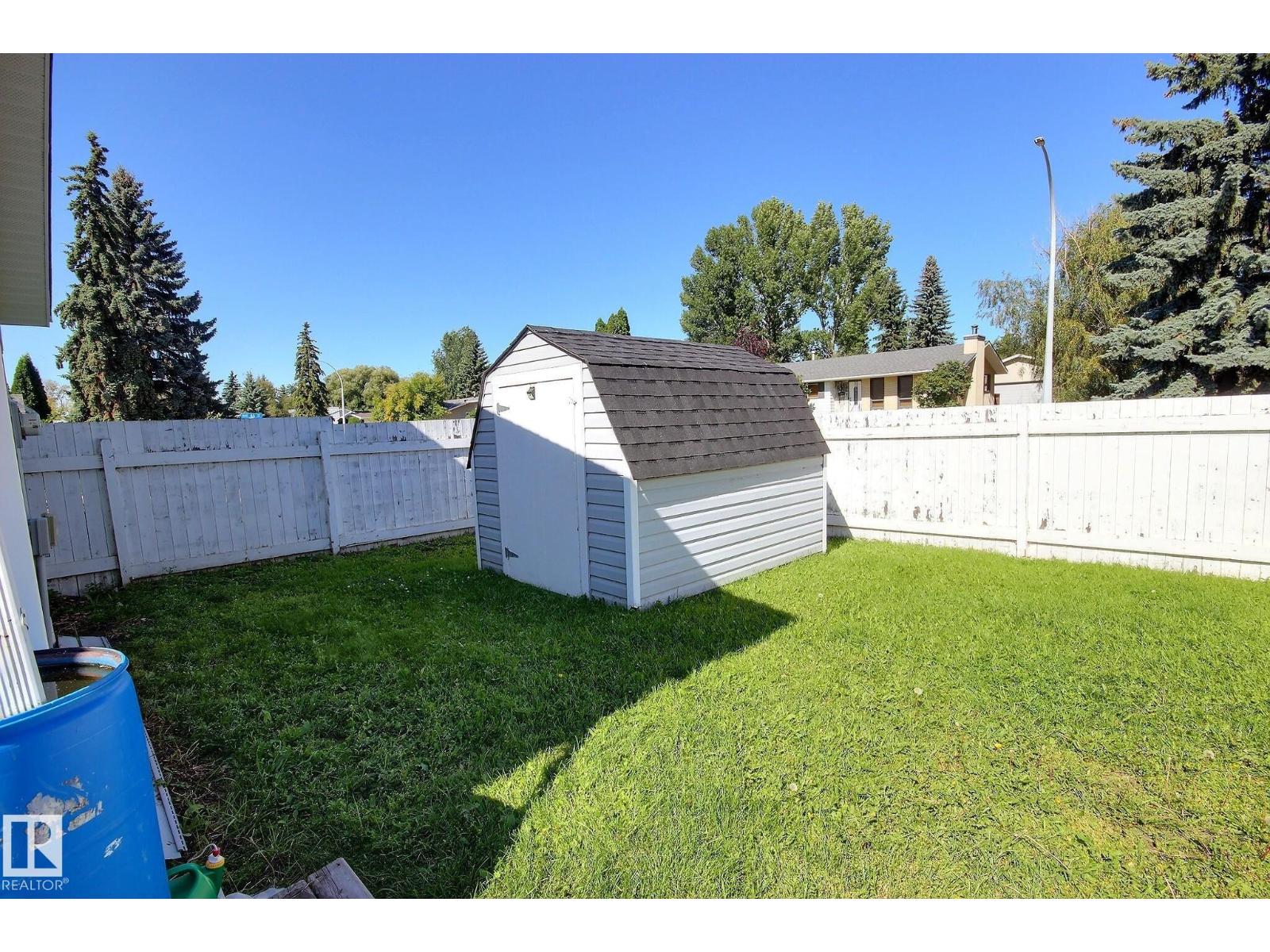 5207 46 ST - 16