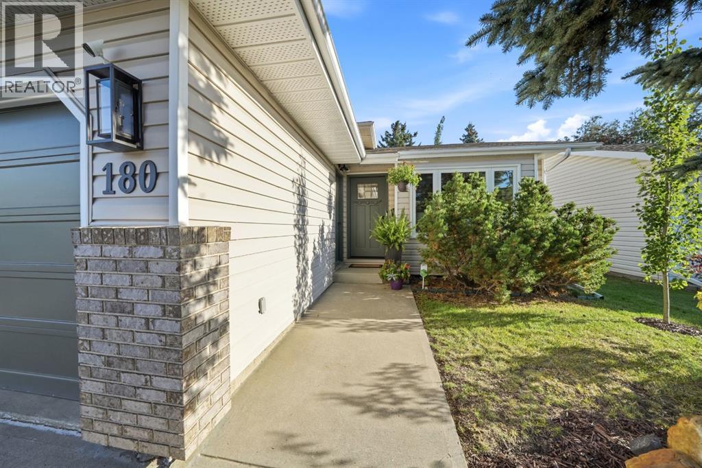 Listing photo – 180 Dixon Crescent, Red Deer