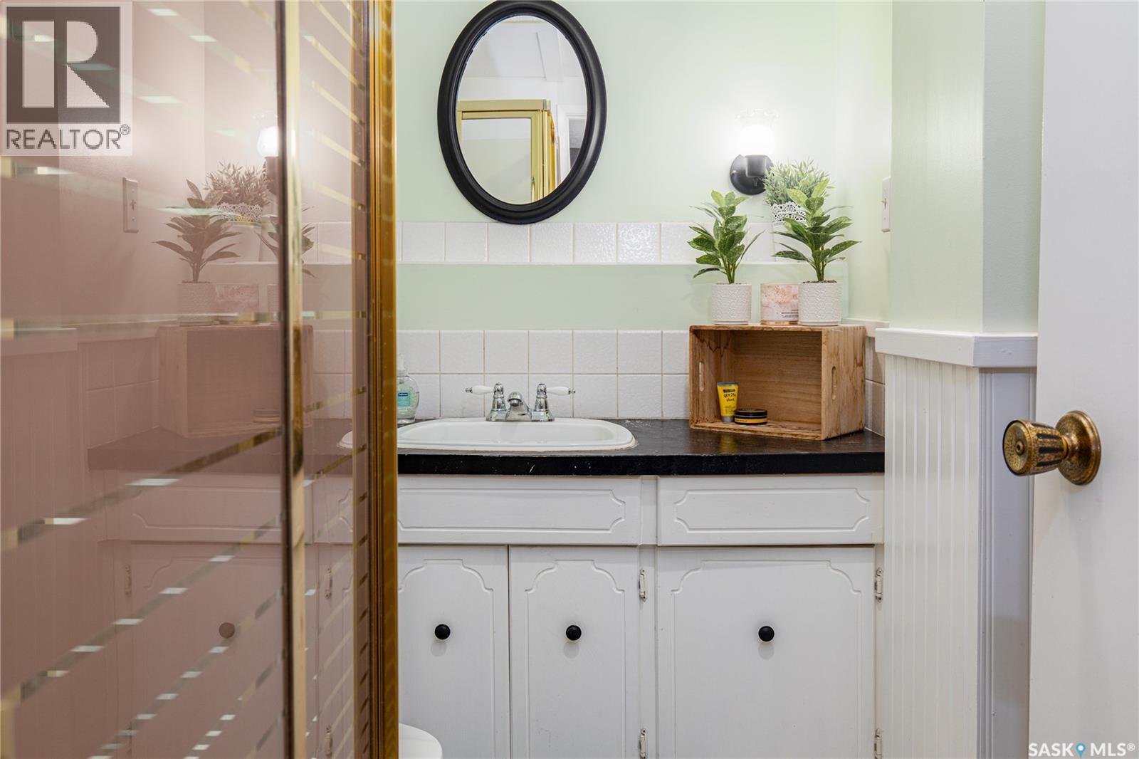 215 Cedar CRESCENT - 43
