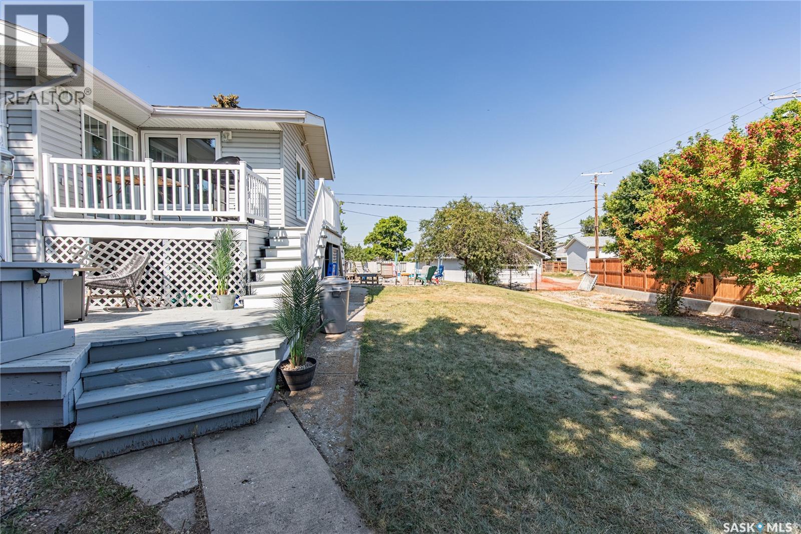 215 Cedar CRESCENT - 55