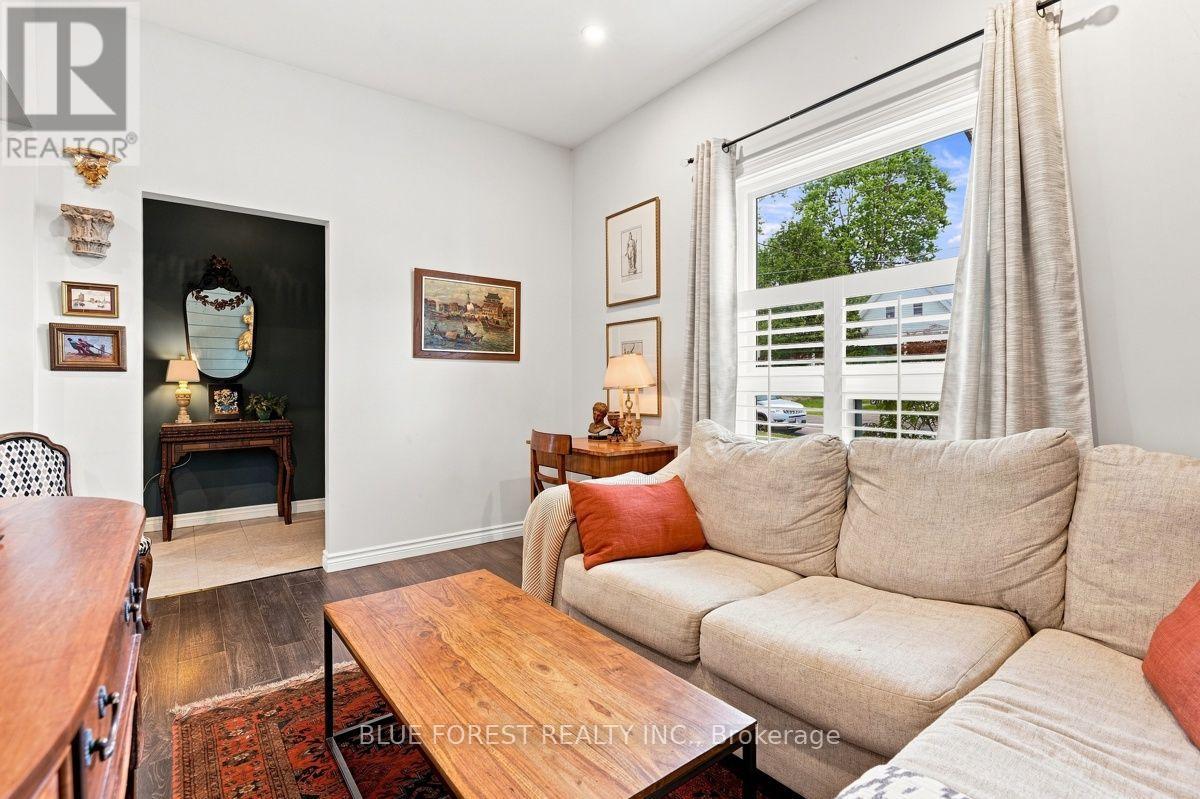 3 MARMORA STREET - Image 6