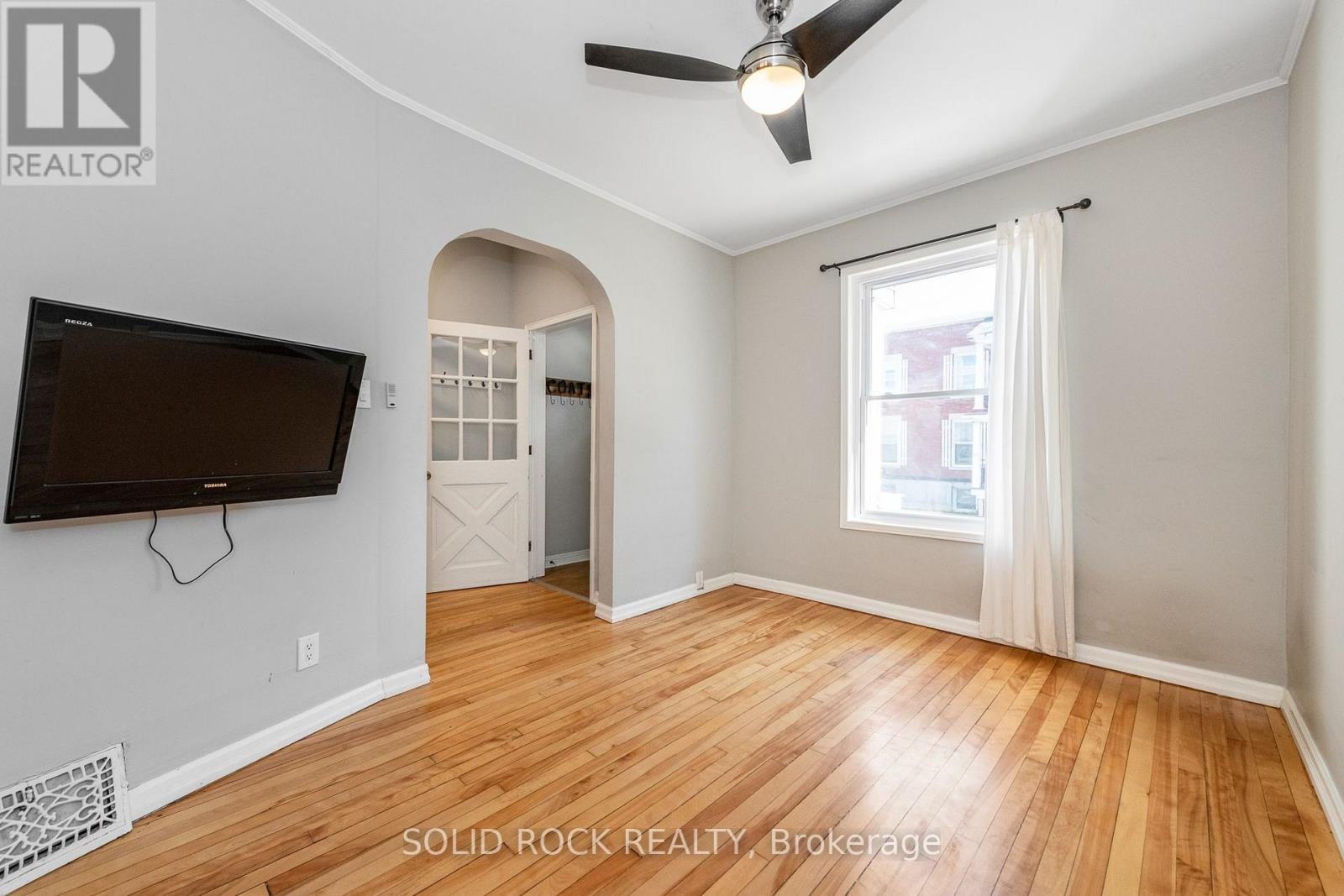 134 CONCORD STREET S - 10