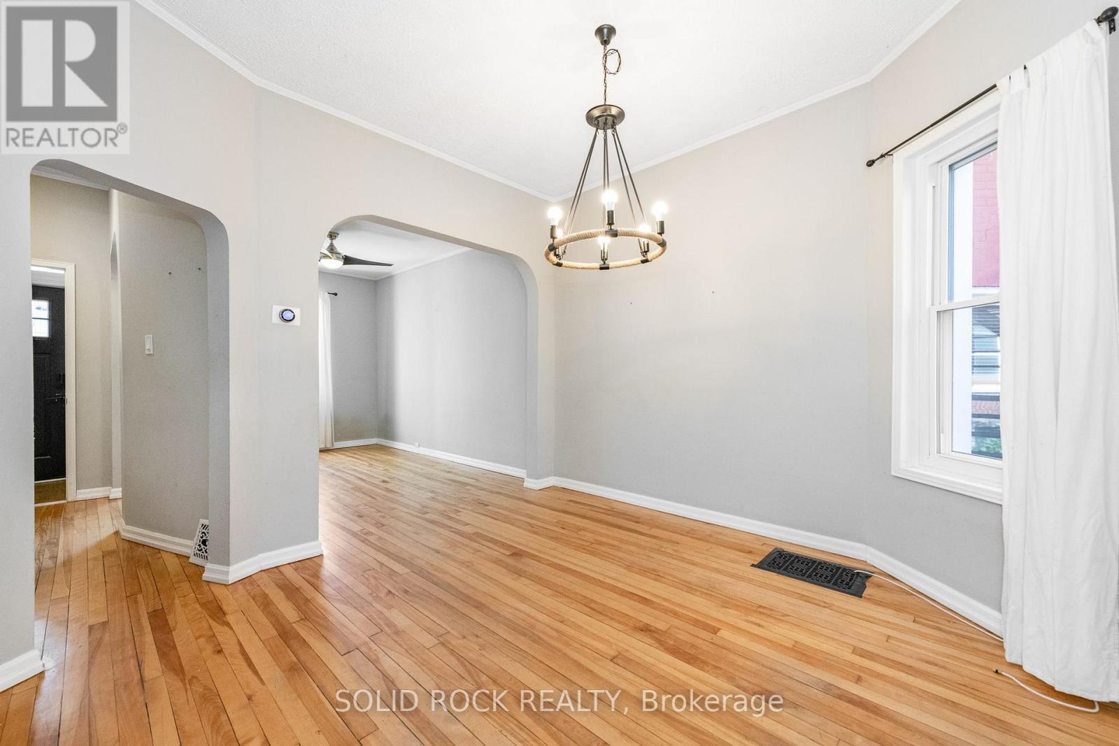 134 CONCORD STREET S - Image 15