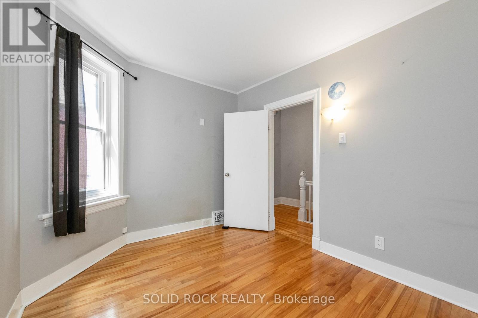 134 CONCORD STREET S - Image 23