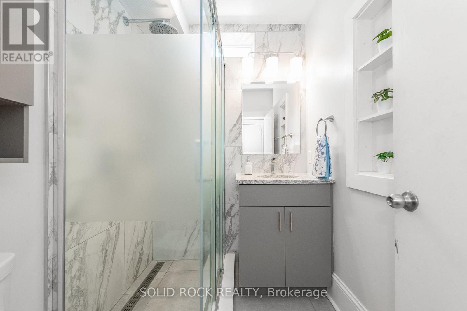 134 CONCORD STREET S - Image 27