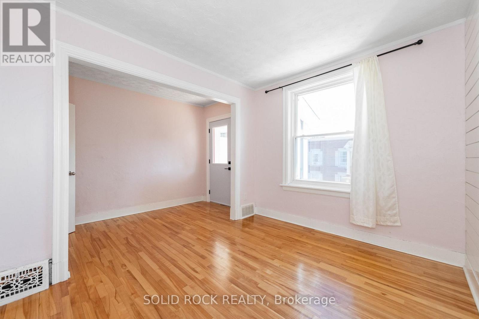 134 CONCORD STREET S - 30
