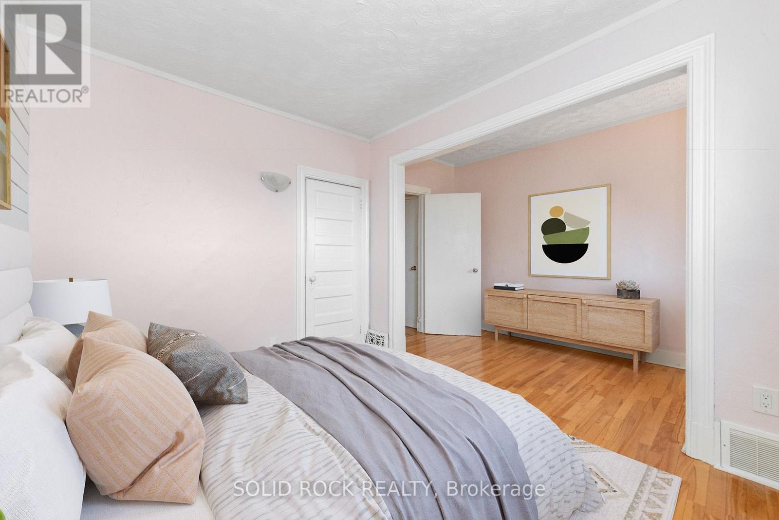 134 CONCORD STREET S - 32