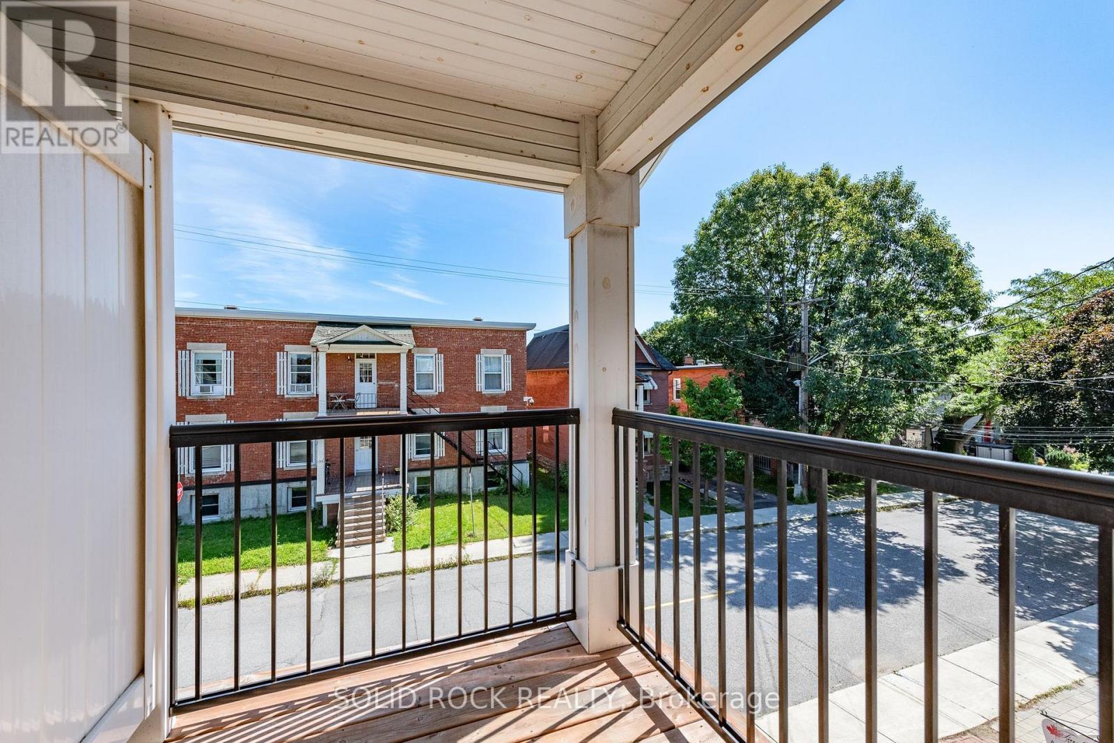 134 CONCORD STREET S - Image 33