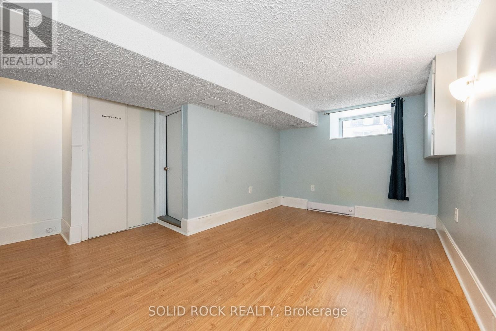 134 CONCORD STREET S - Image 36
