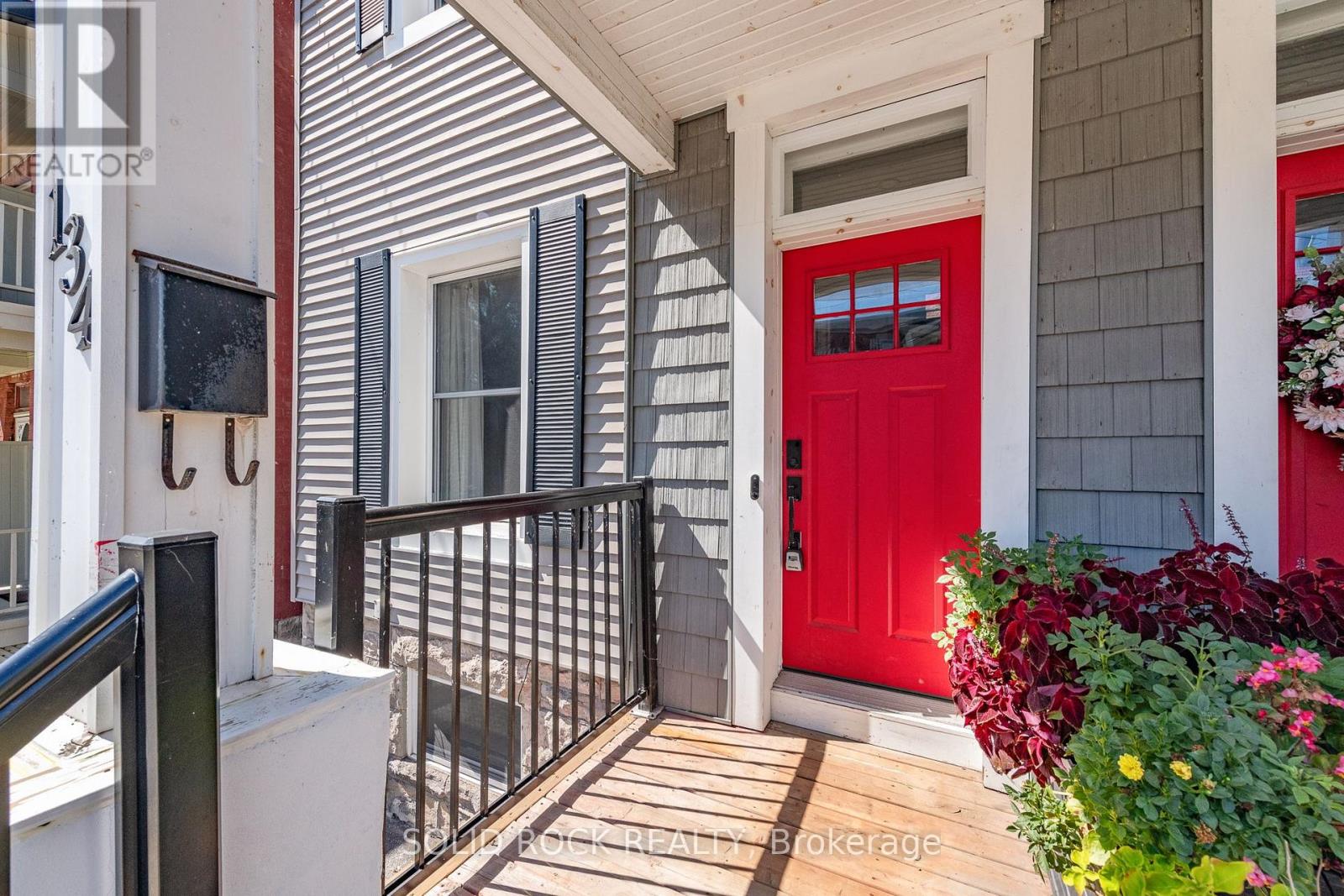 134 CONCORD STREET S - 4