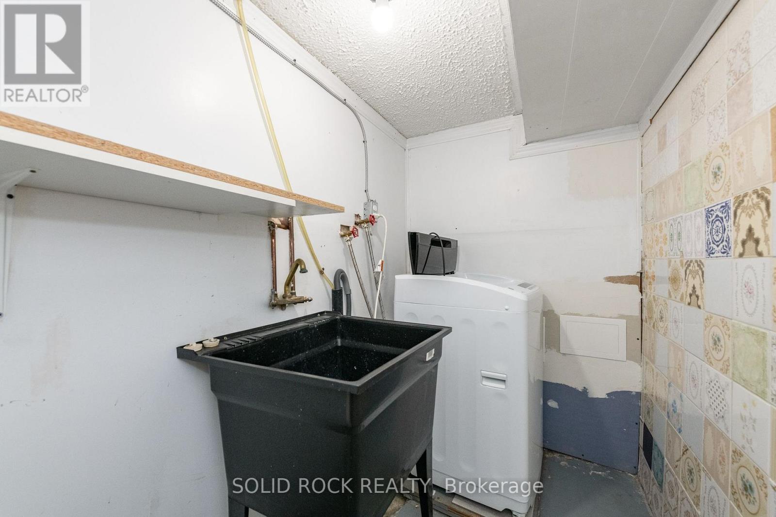 134 CONCORD STREET S - 40