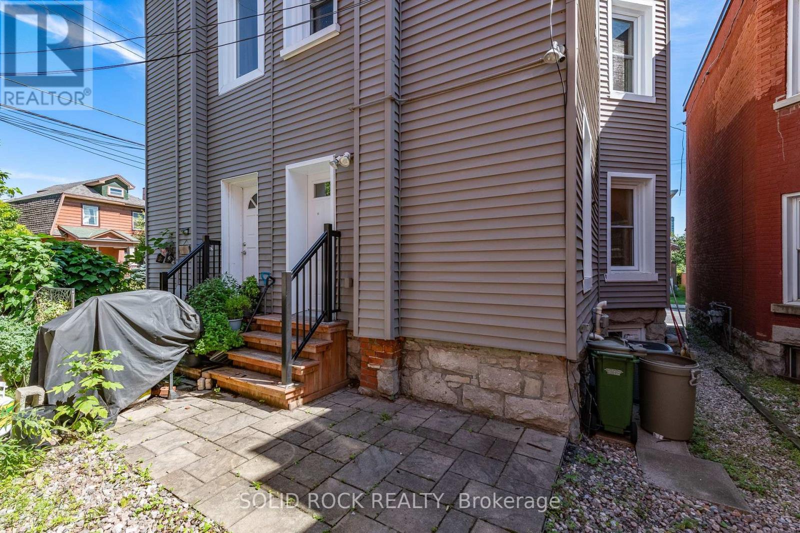 134 CONCORD STREET S - Image 42