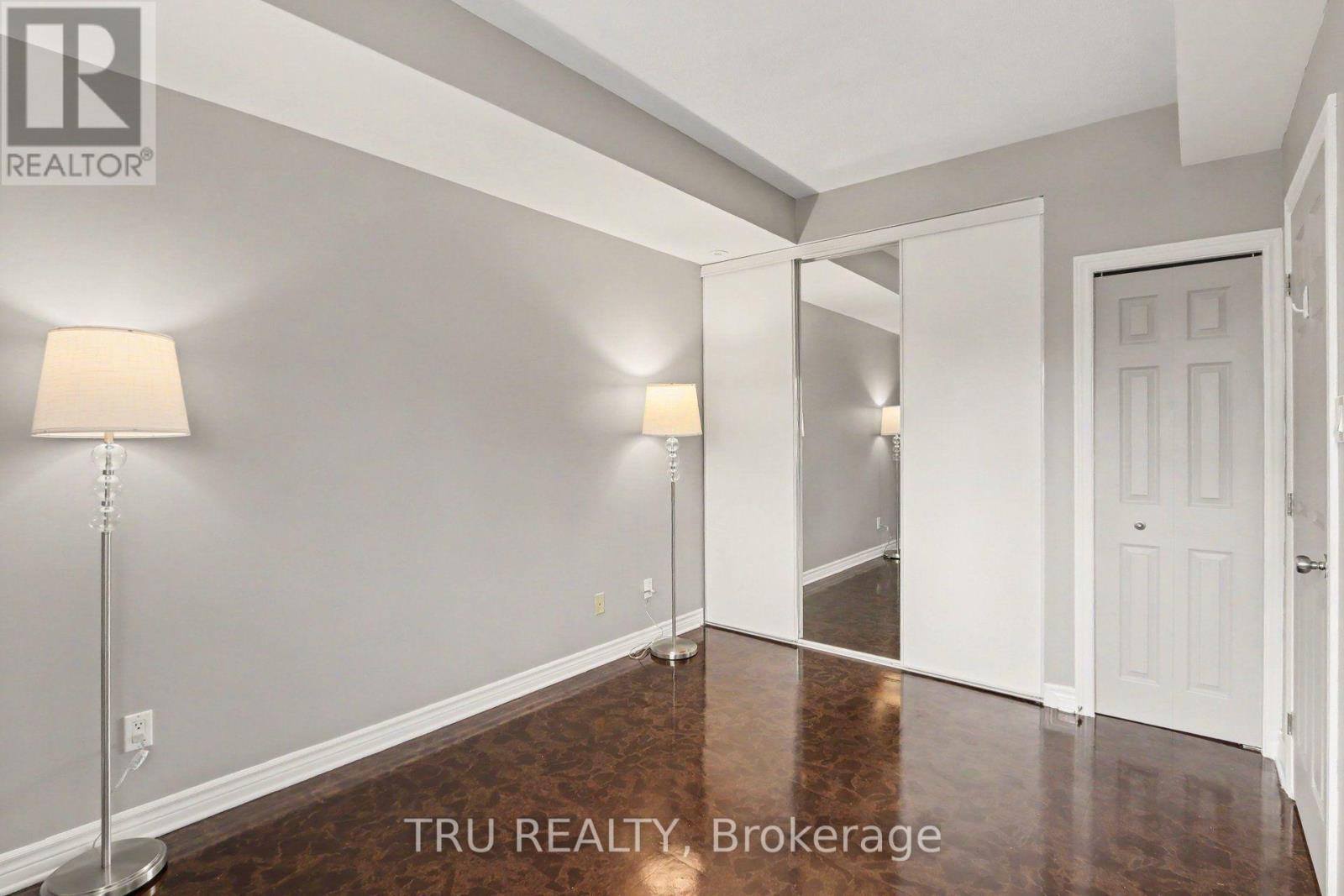 #7 165 WATERBRIDGE DRIVE - 14