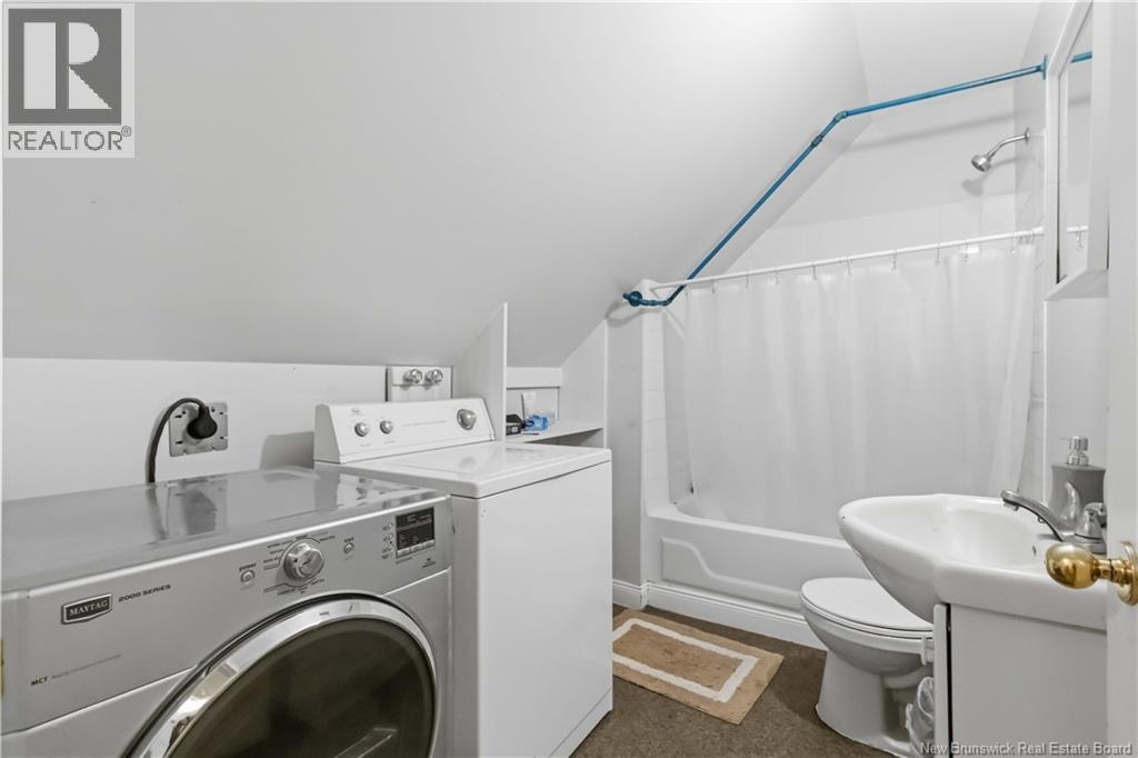 323 Saunders Street - 11