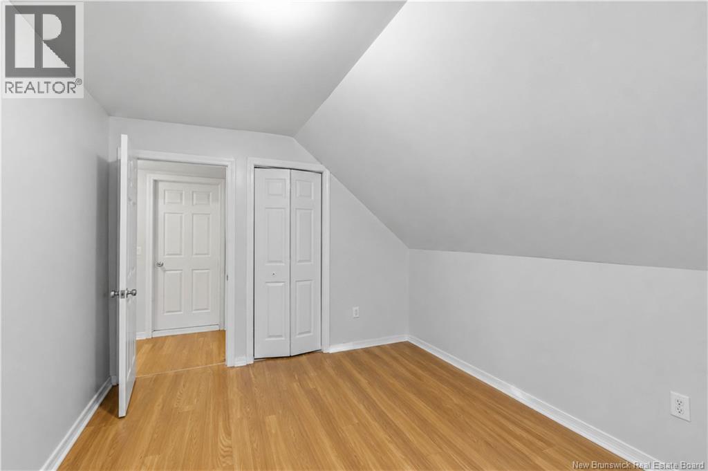 323 Saunders Street - 12