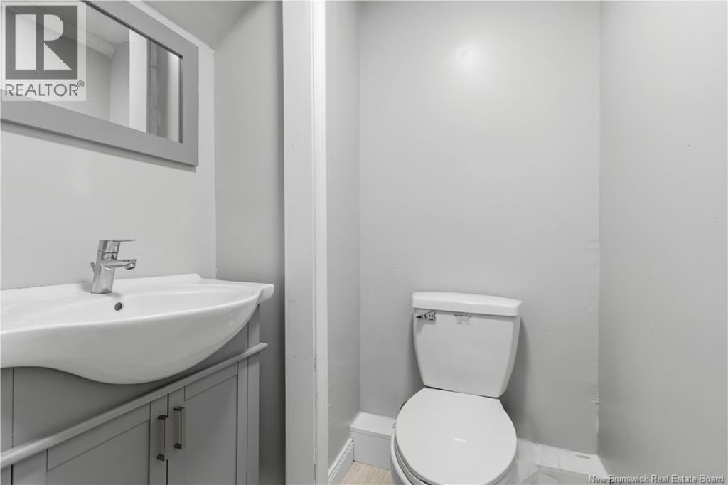 323 Saunders Street - 13