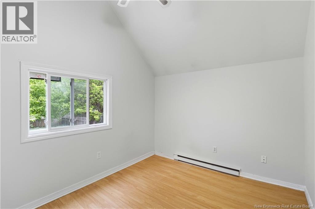 323 Saunders Street - 19