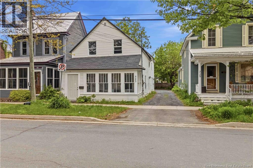 323 Saunders Street - 25