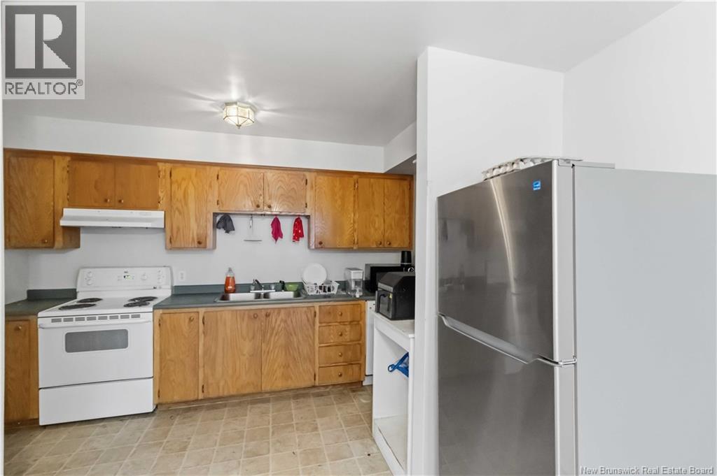 323 Saunders Street - 8