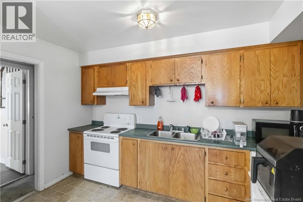 323 Saunders Street - 9
