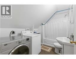 323 Saunders Street, photo 11