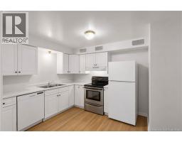 323 Saunders Street, photo 14
