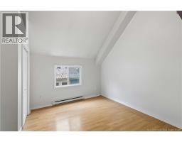 323 Saunders Street, photo 16