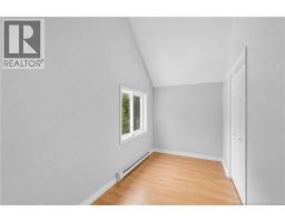 323 Saunders Street, photo 18