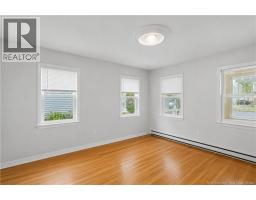 323 Saunders Street, photo 24
