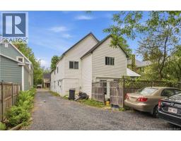 323 Saunders Street, photo 3