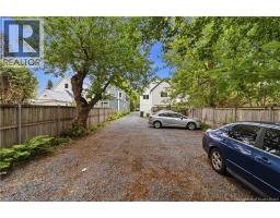 323 Saunders Street, photo 4