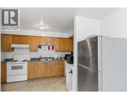 323 Saunders Street, photo 8