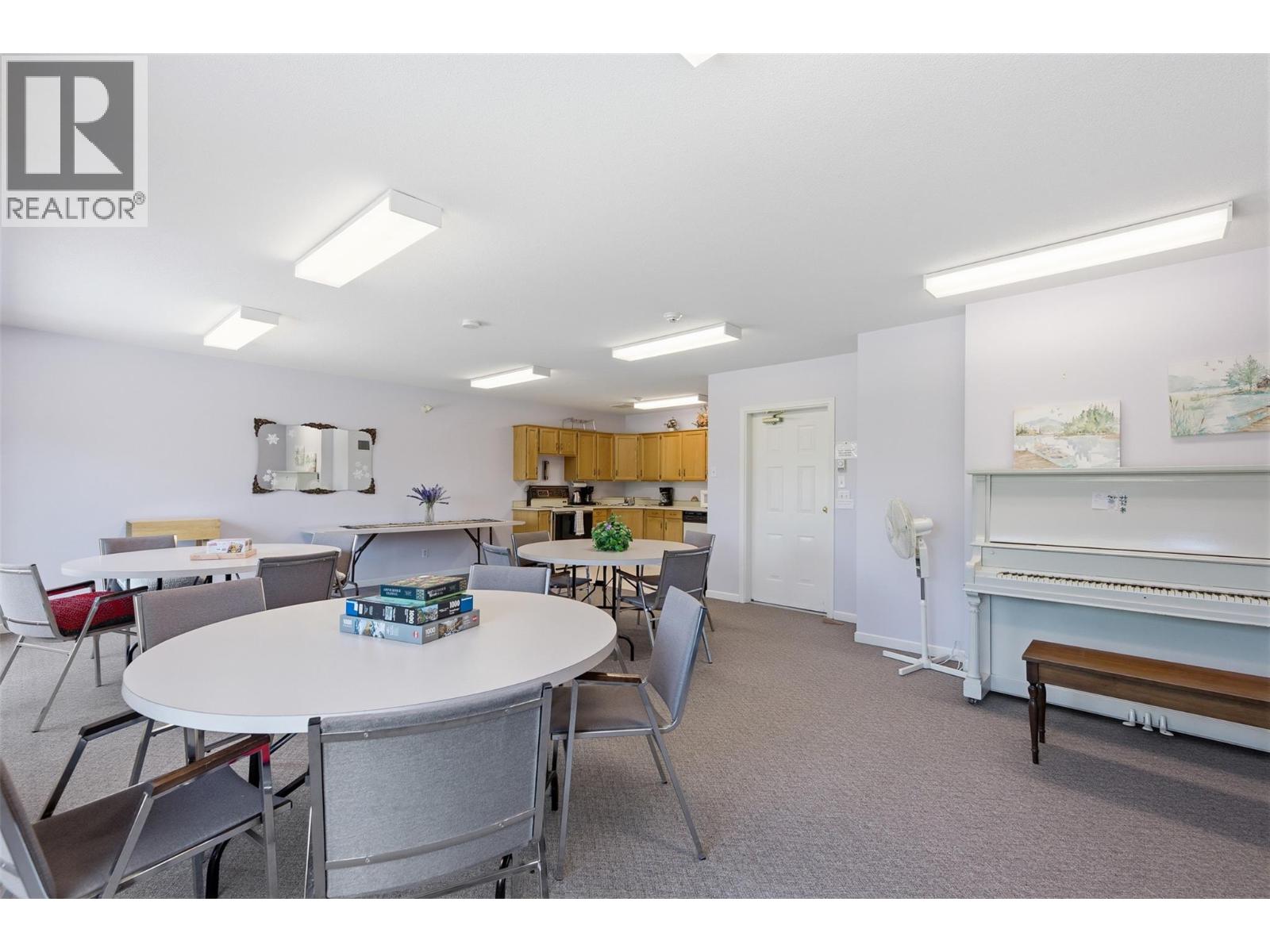 945 Lawrence Avenue Unit# 207, Kelowna
