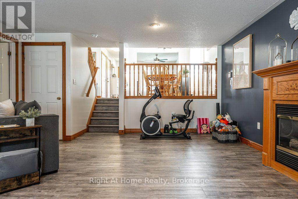 301 NORMAN STREET - 44