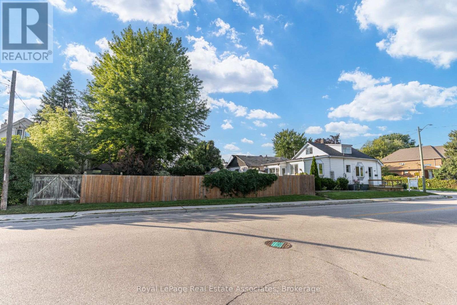 889 THIRD STREET - Image 4
