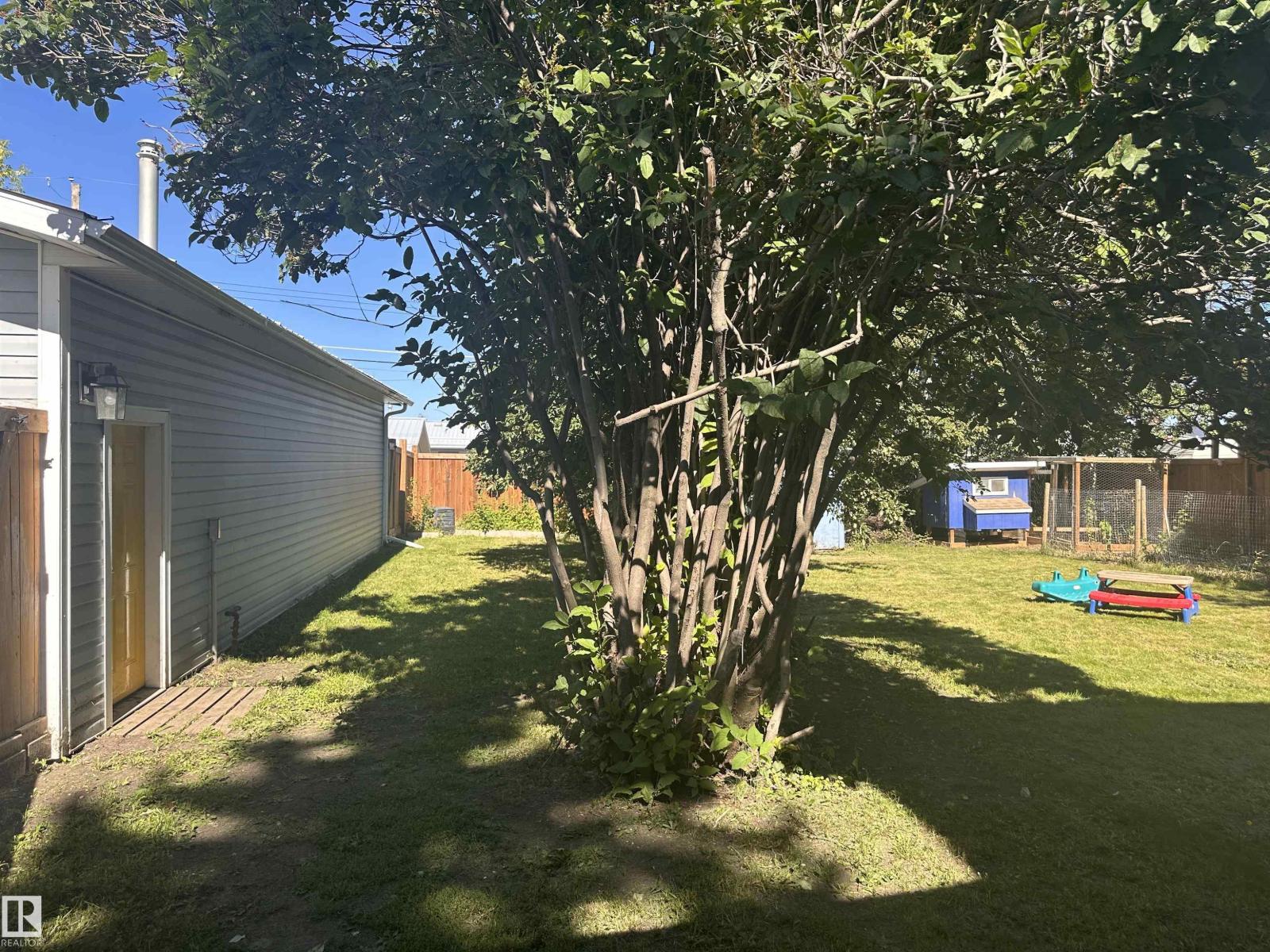 9828 110 ST - 17