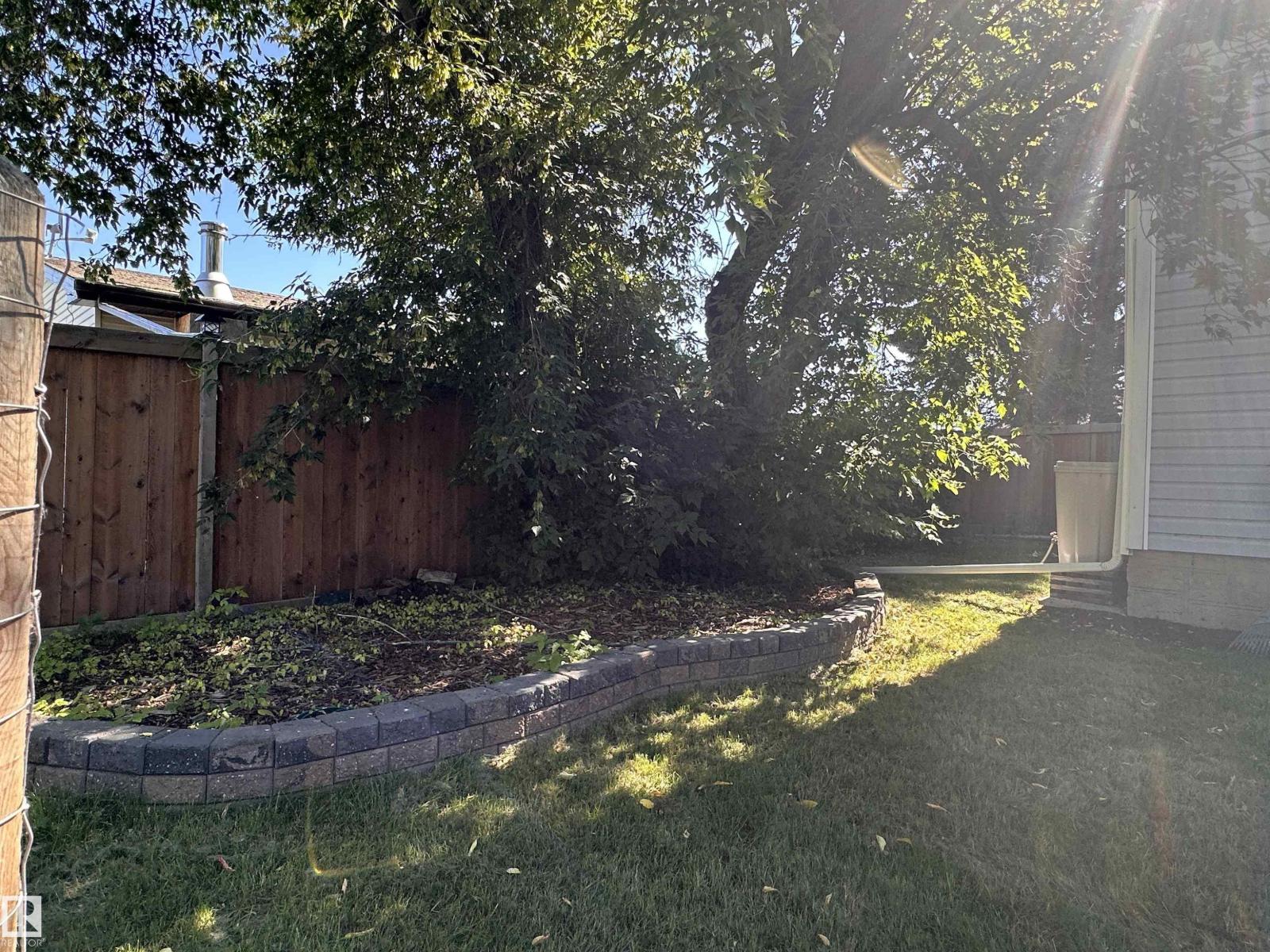 9828 110 ST - Image 22