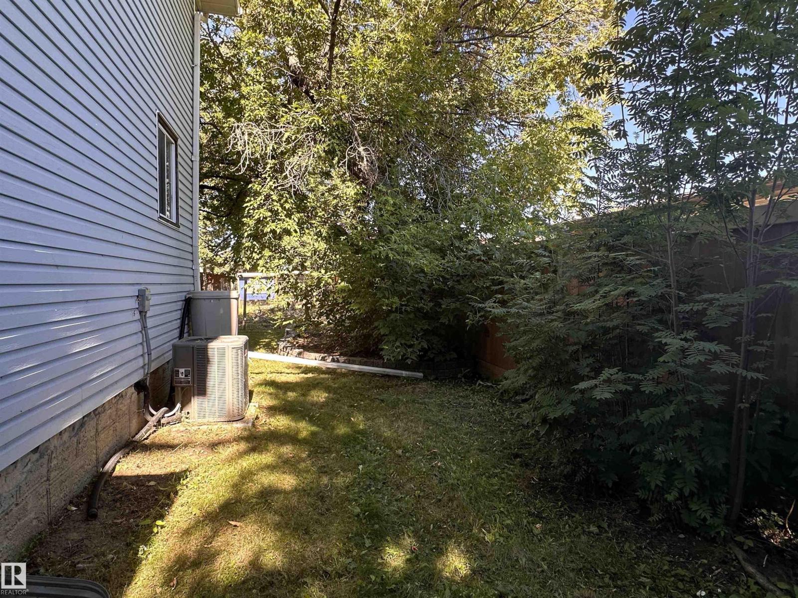 9828 110 ST - Image 25