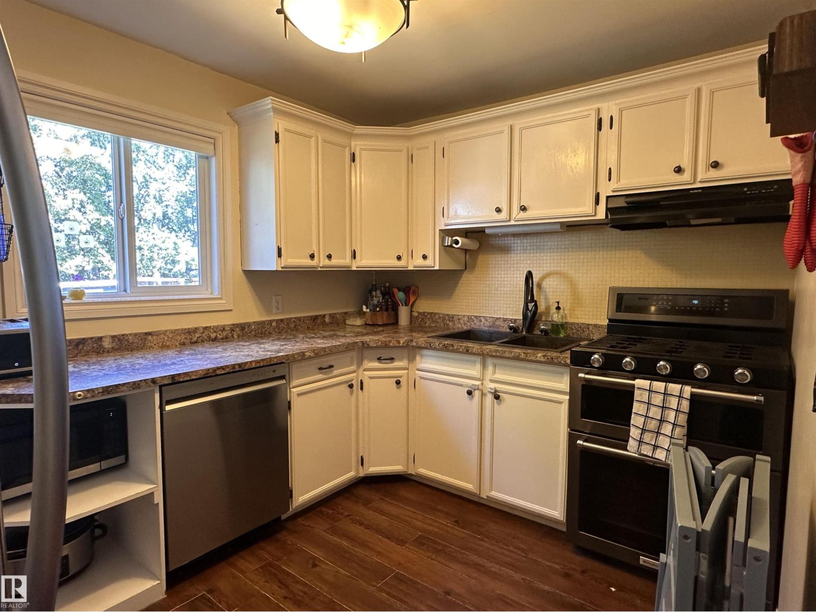 9828 110 ST - Image 31