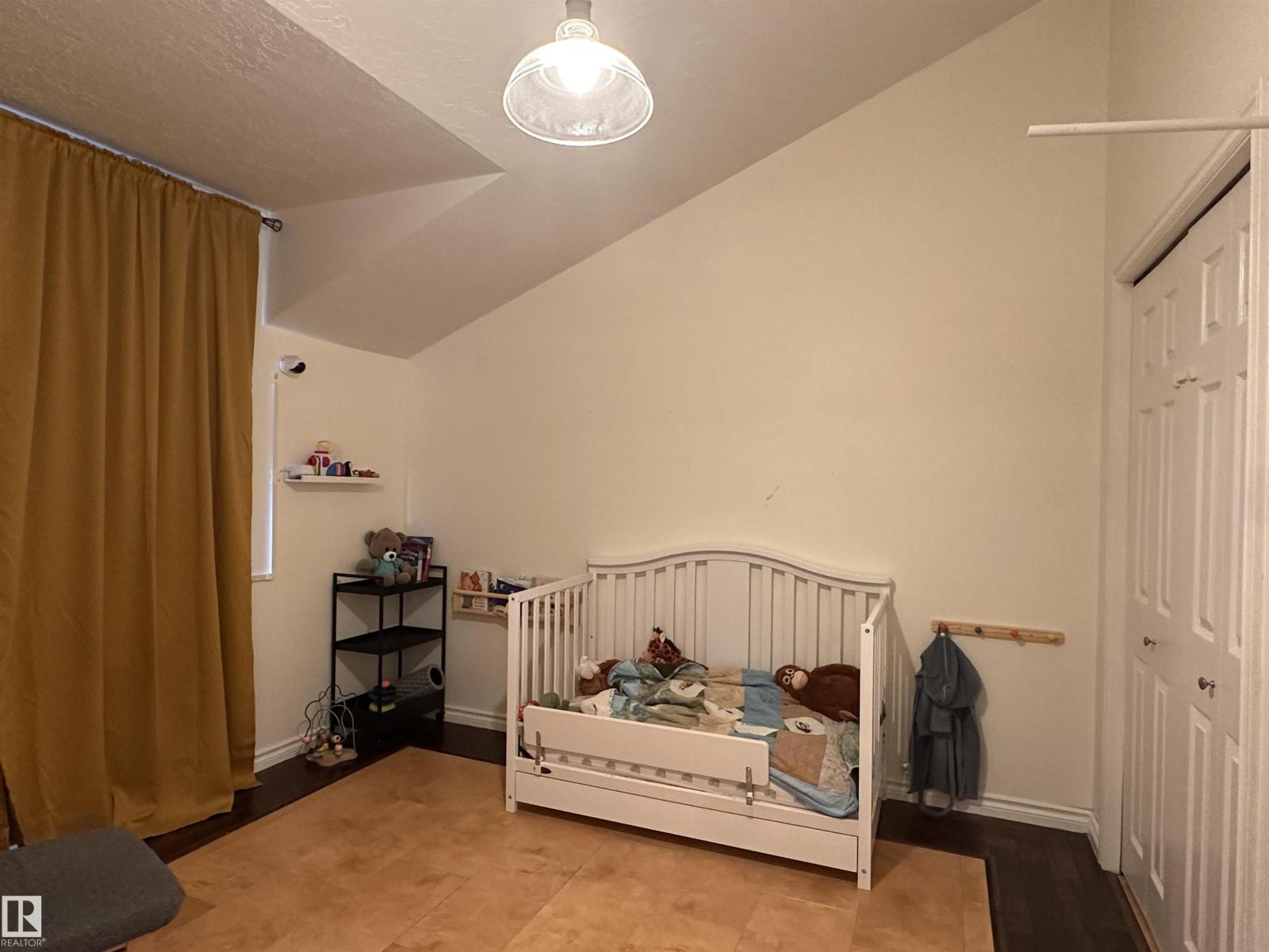 9828 110 ST - 53