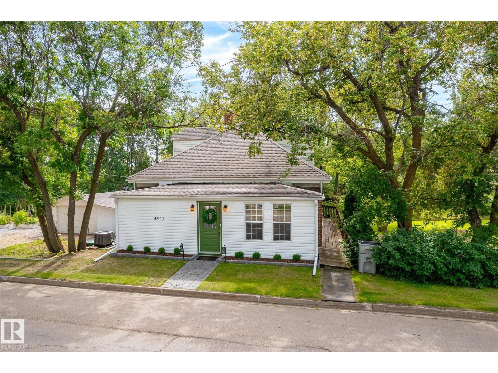 4523 50 AV, Legal, Alberta, T0G1L0