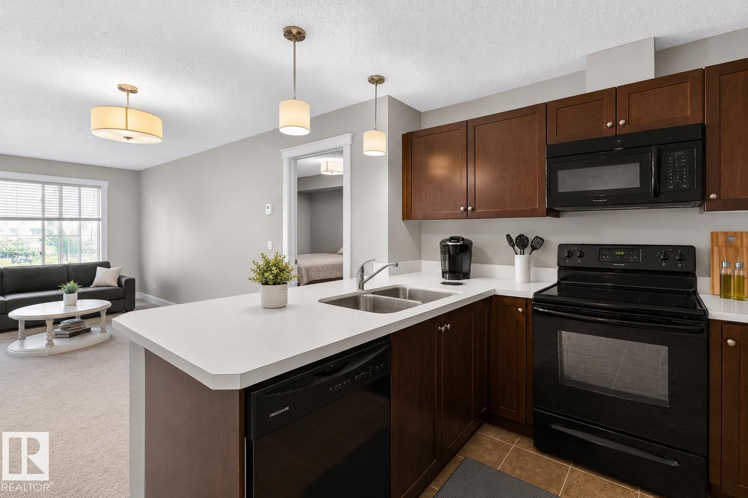 #302 3715 WHITELAW LN NW, Windermere, Edmonton photo 3