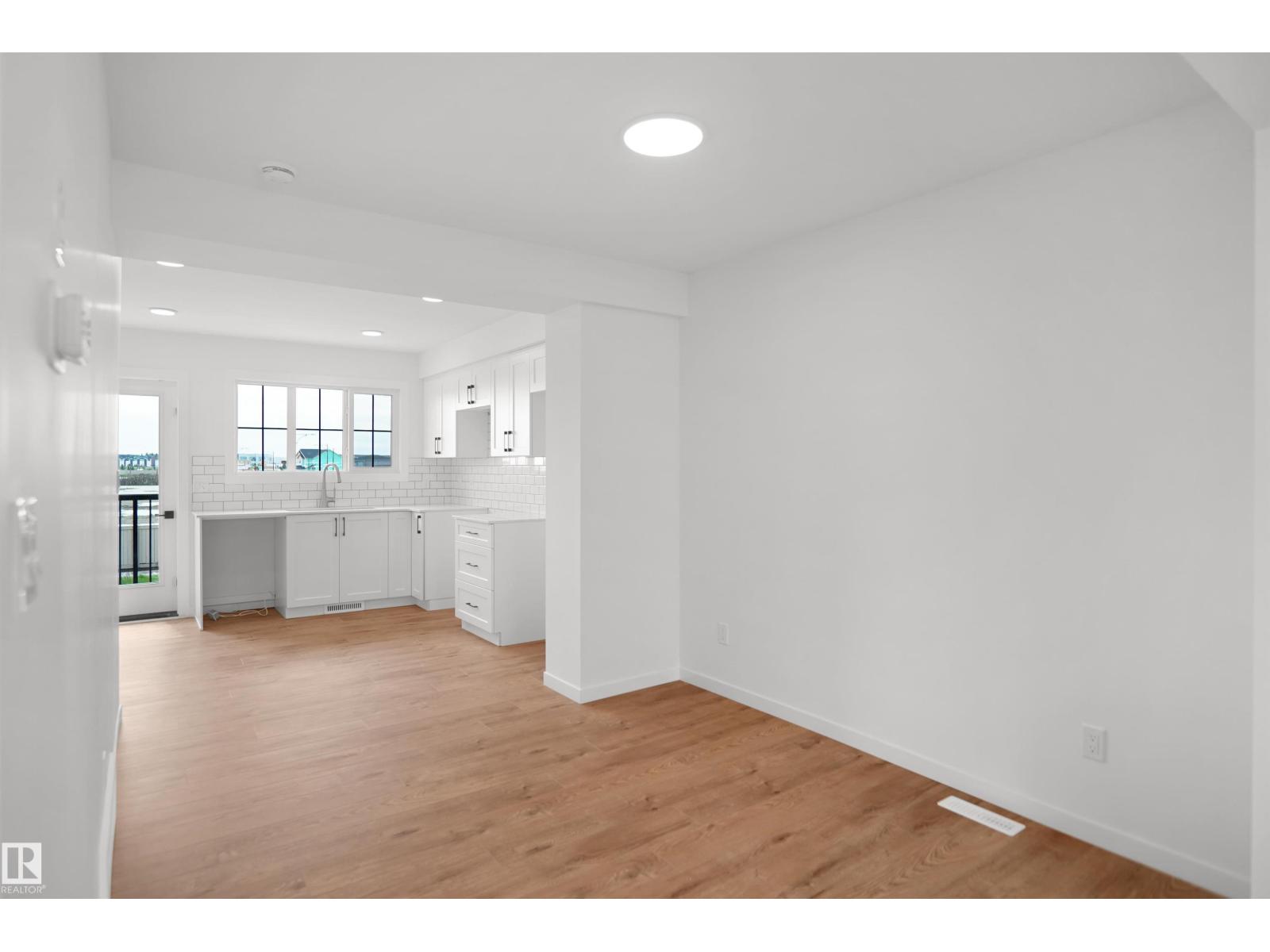 #93 3705 141 ST SW - 9