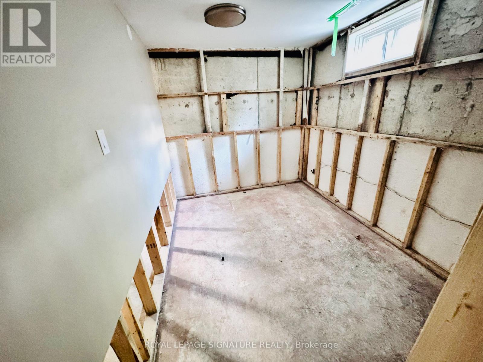228 MARTINDALE CRESCENT - 28