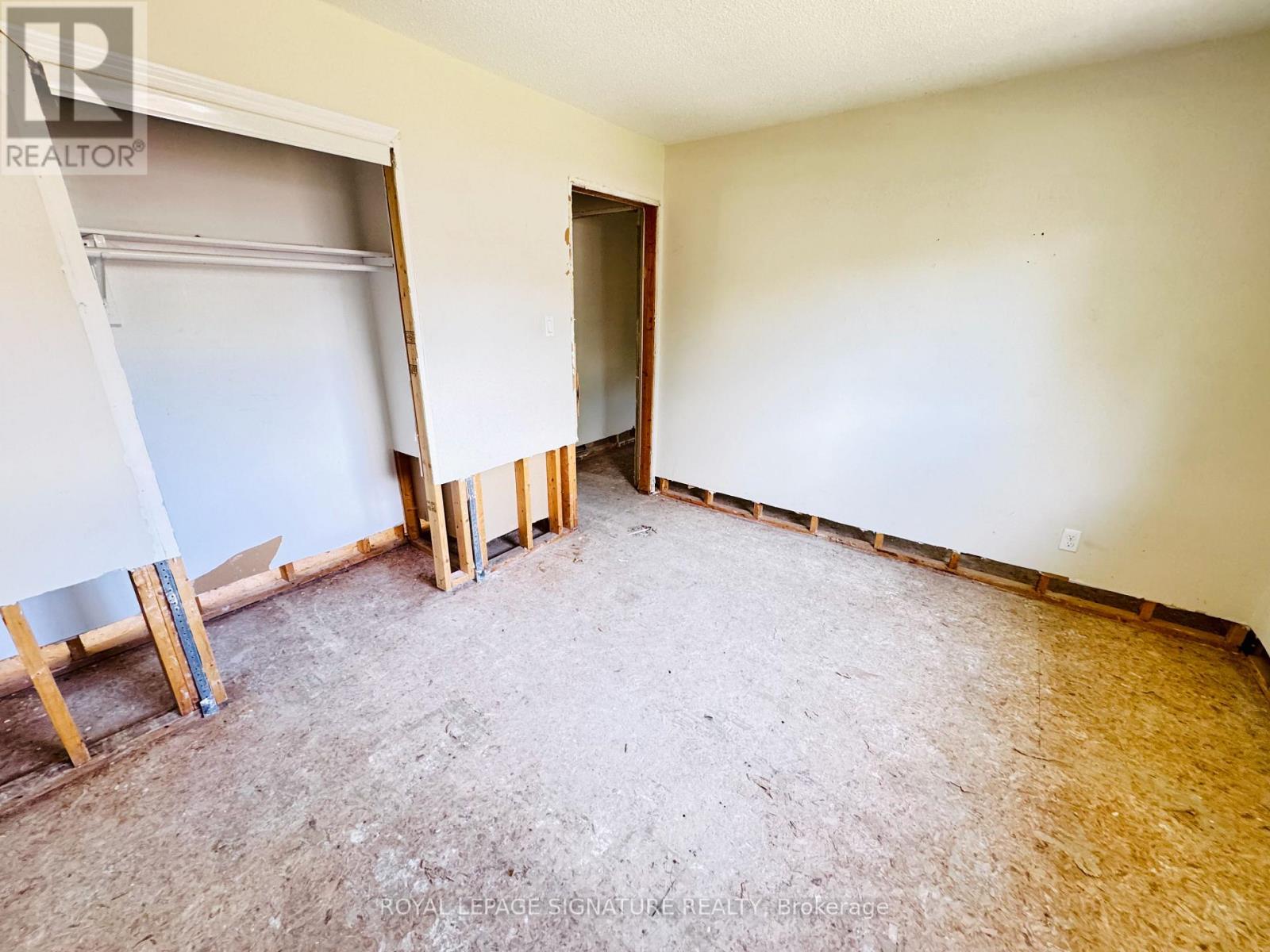 228 MARTINDALE CRESCENT - 20