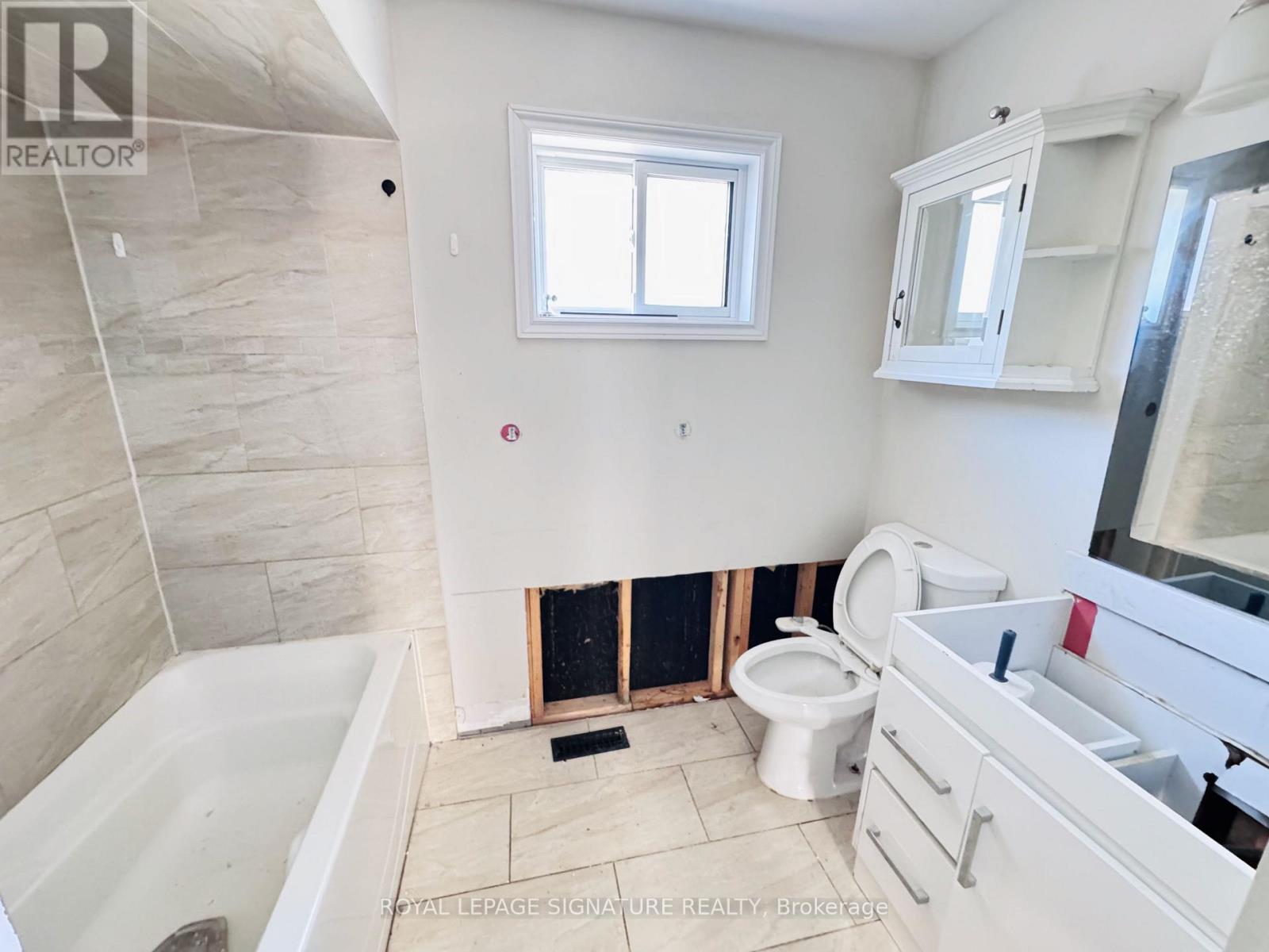 228 MARTINDALE CRESCENT - 14