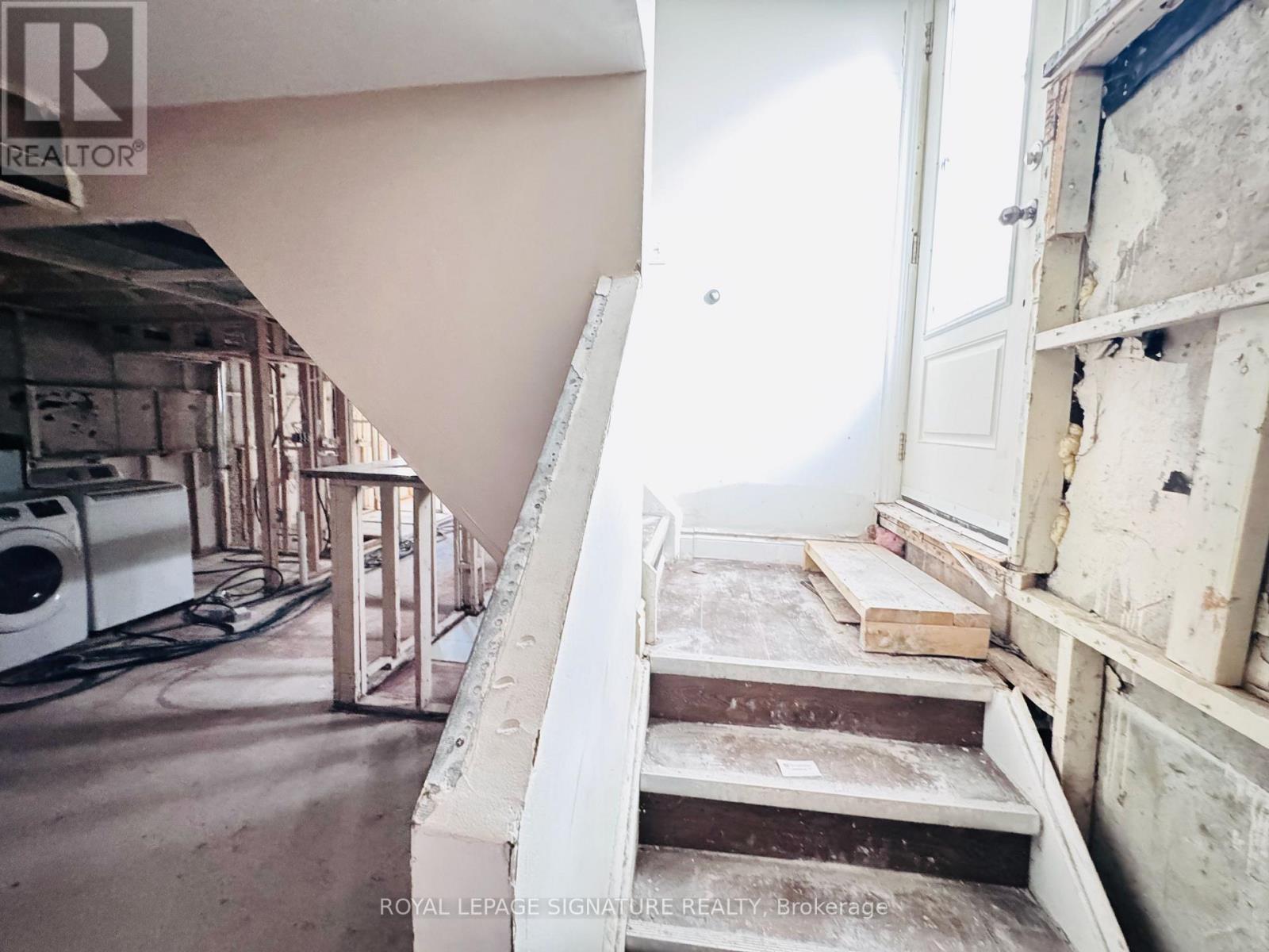 228 MARTINDALE CRESCENT - 25