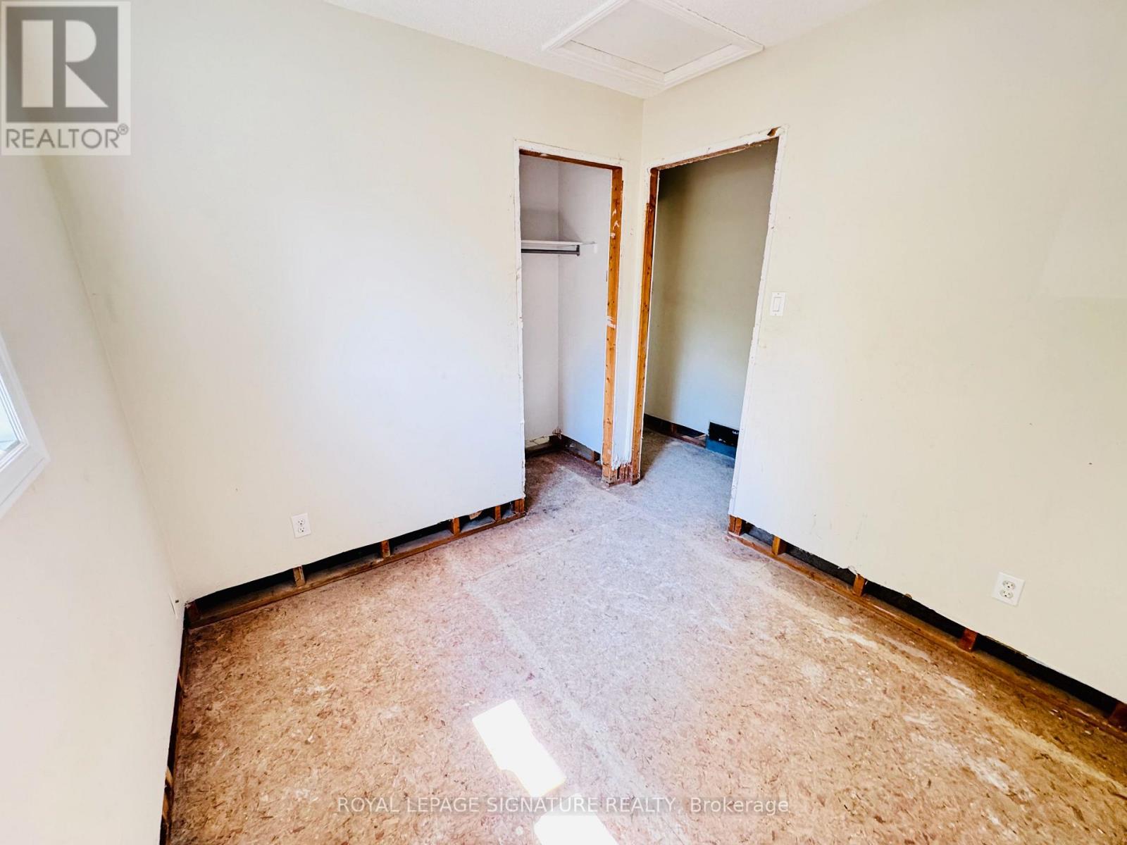 228 MARTINDALE CRESCENT - 18